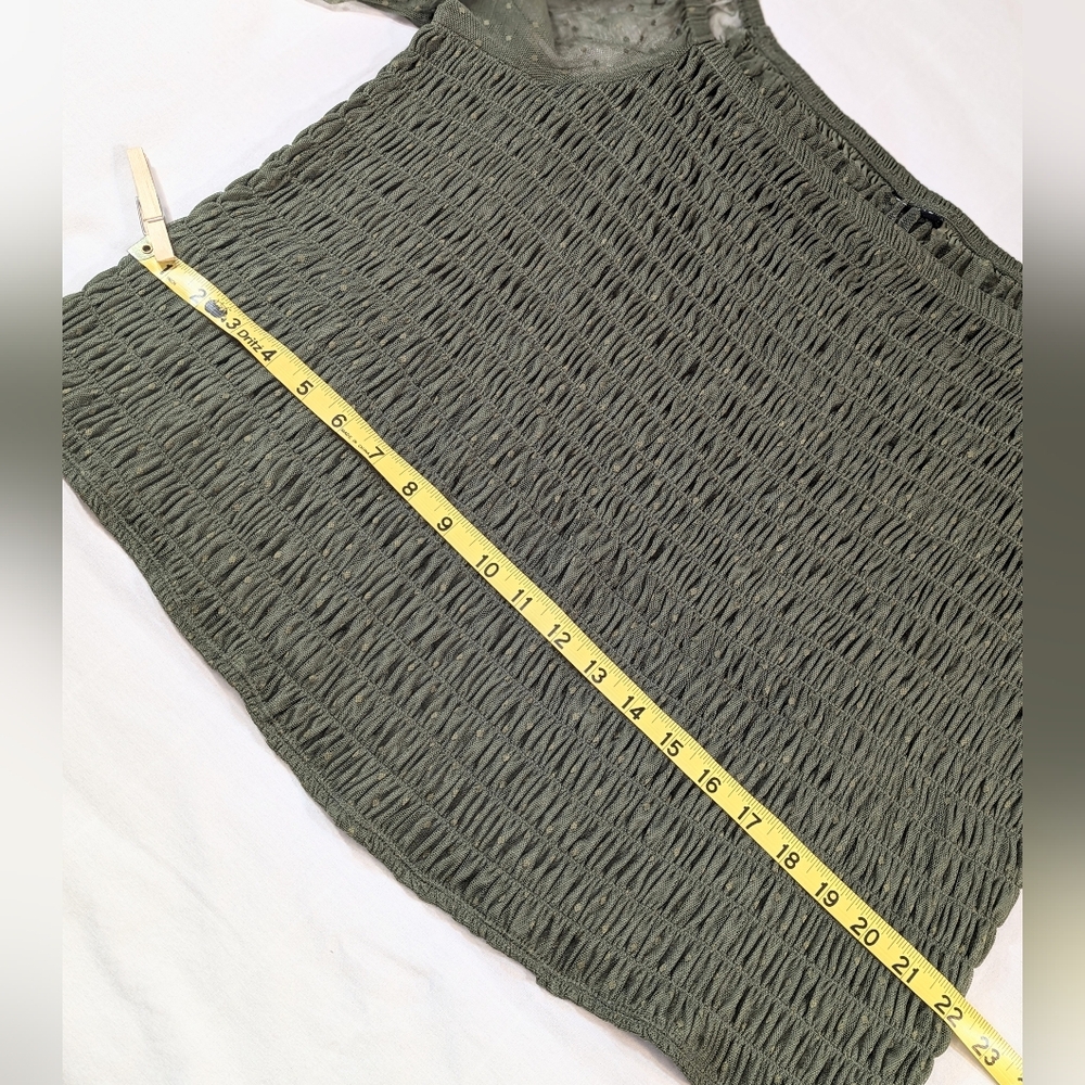 🆕 Torrid Dot Mesh Smocked Crop Top (Torrid 5) - Picture 6 of 11